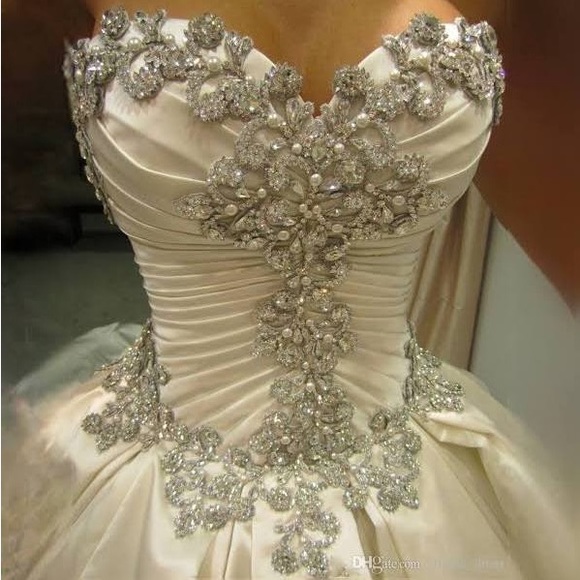 SOLD! Pnina Tornai Wedding Gown & Veil NWT Style 4019 - Picture 3 of 17